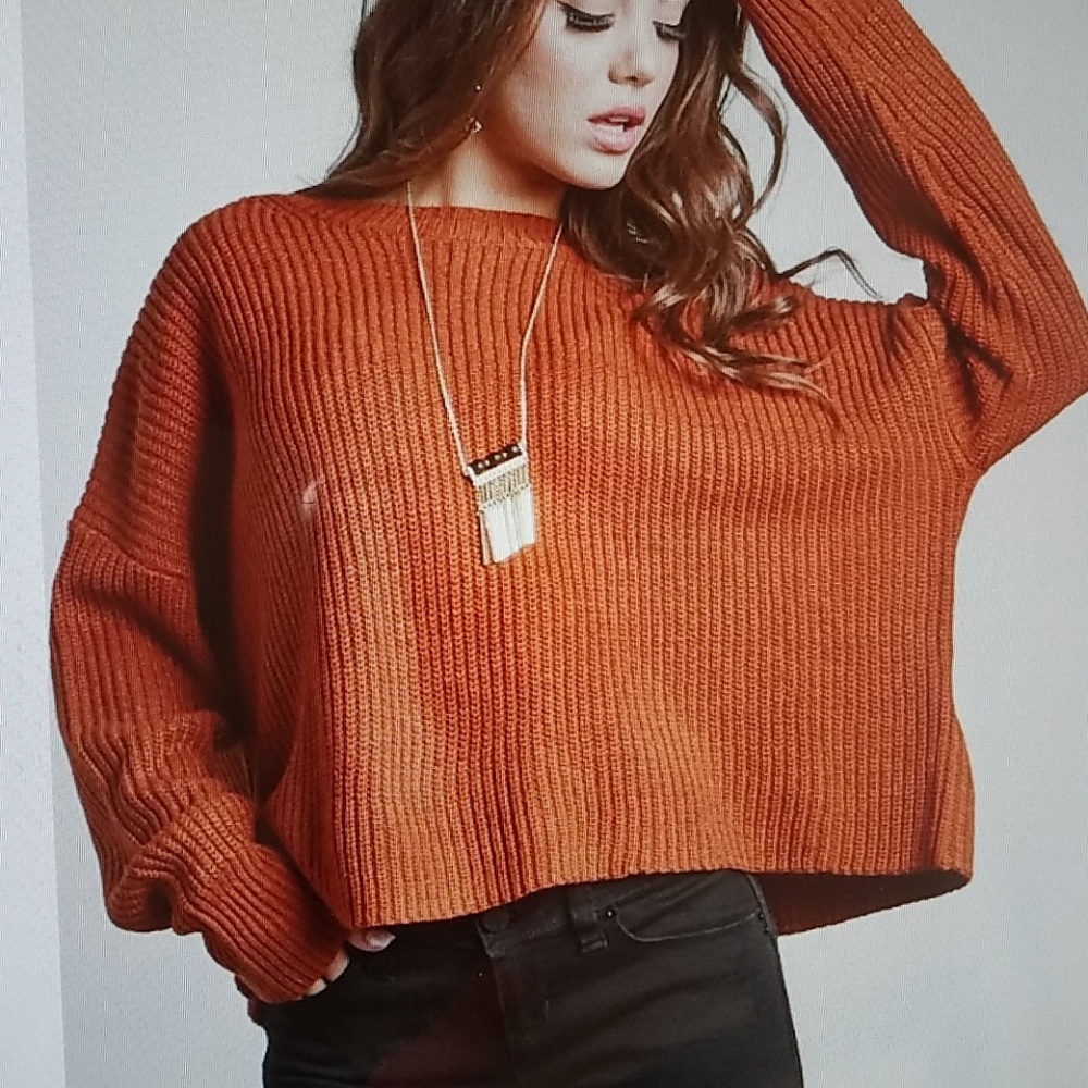 Round neck Long Sleeves sweater